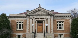 Haddam Knitters Group Returns to Brainerd Memorial Library